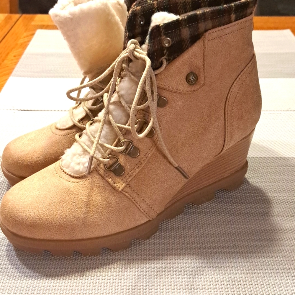Sugar So Sweet, ankle boots.